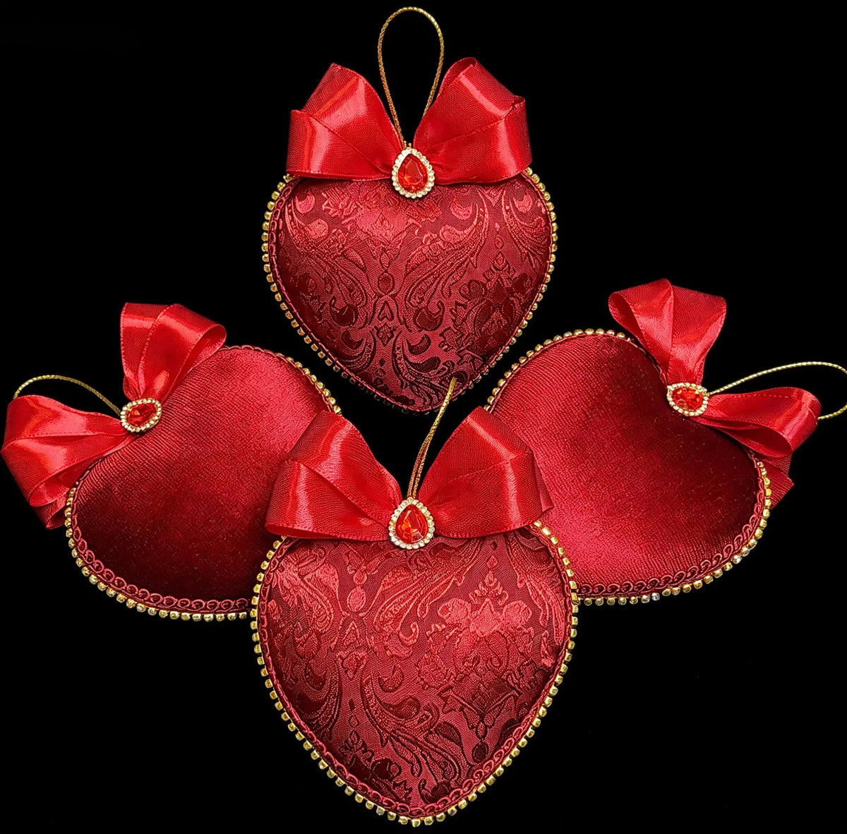 Set 4 ornamente brad ( inima rosu )