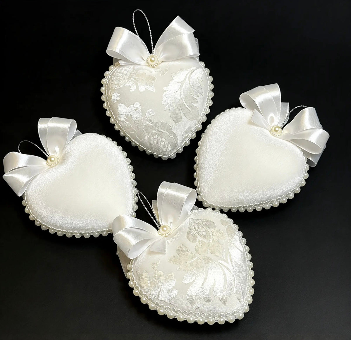Set 4 ornamente brad ( inima alb )